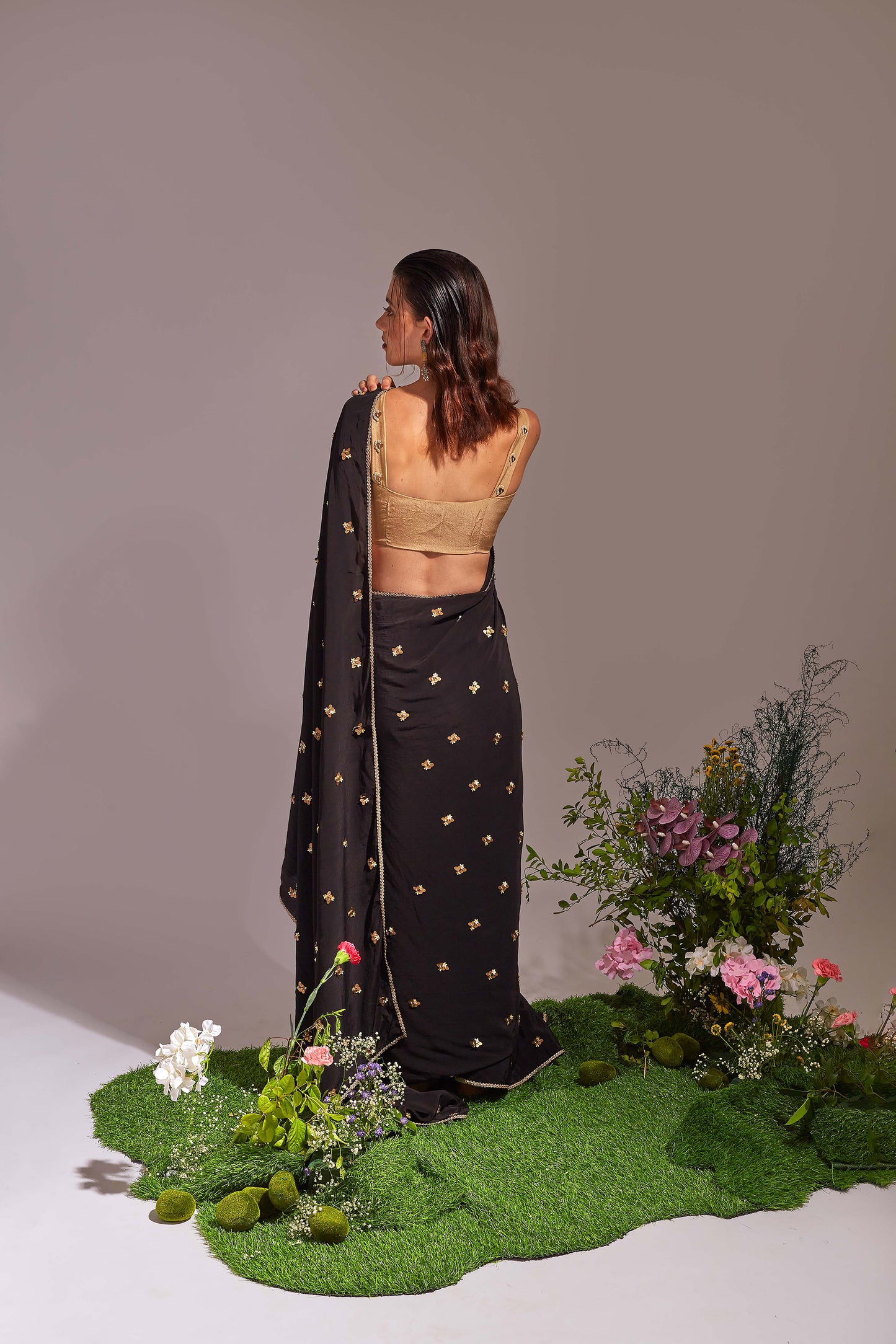 THE EVE Black and Beige Saree
