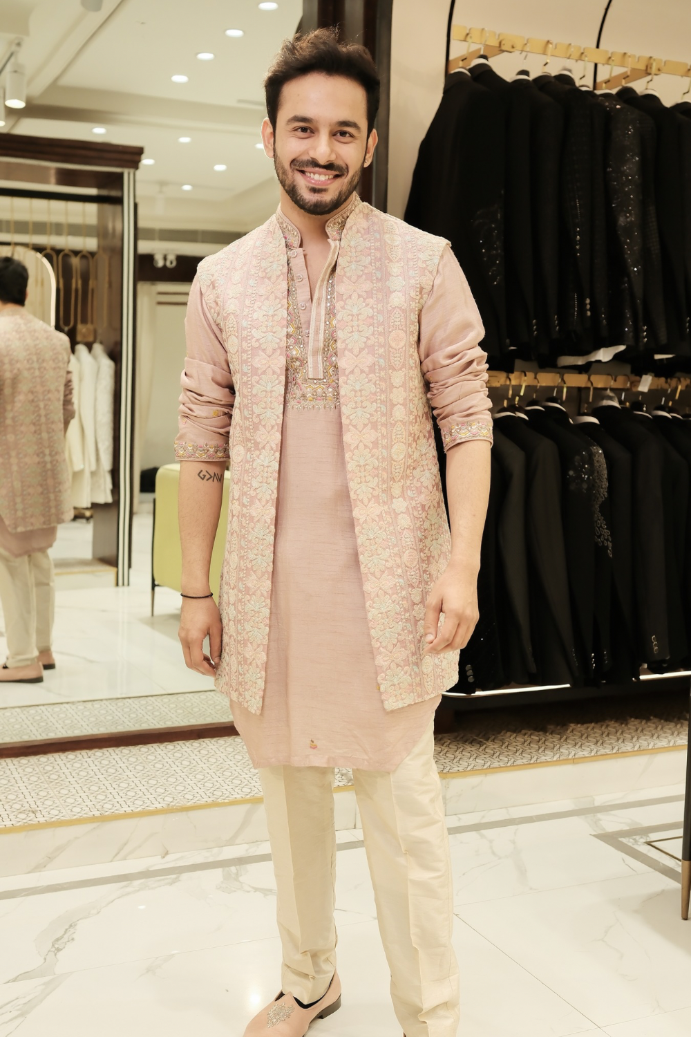 Dusty rose silk koti set with thread and mirror work