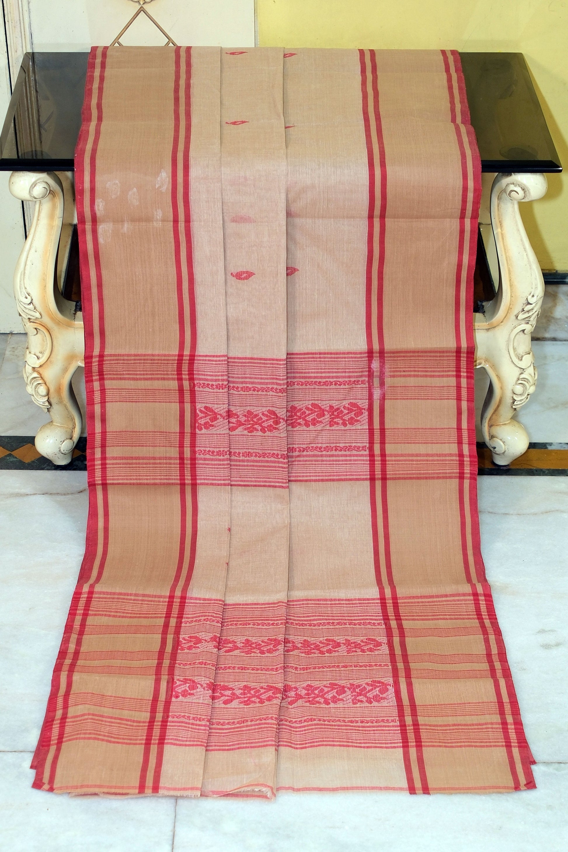 Woven Matta Nakshi Border Premium Quality Bengal Handloom Cotton Saree in Beige, Khaki and Red