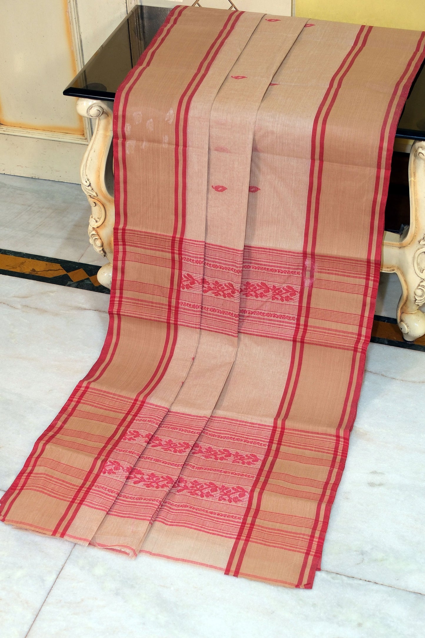 Woven Matta Nakshi Border Premium Quality Bengal Handloom Cotton Saree in Beige, Khaki and Red