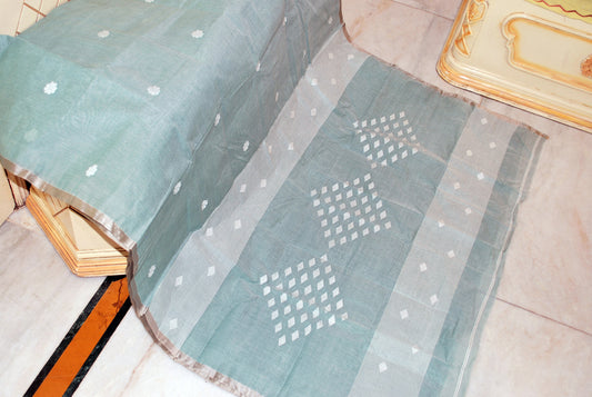 Rhombus Motif Pallu Hand Work Cotton Dhakai Jamdani Saree in Myrtle Green and White