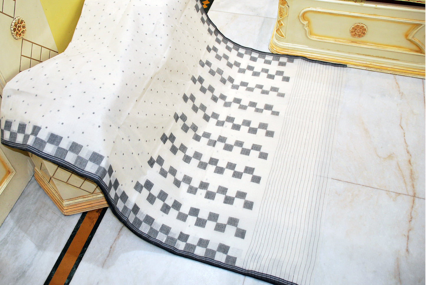 Handwoven Pure Cotton Bengal Jamdani Saree in Warm White and Black Thread Work