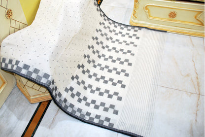 Handwoven Pure Cotton Bengal Jamdani Saree in Warm White and Black Thread Work