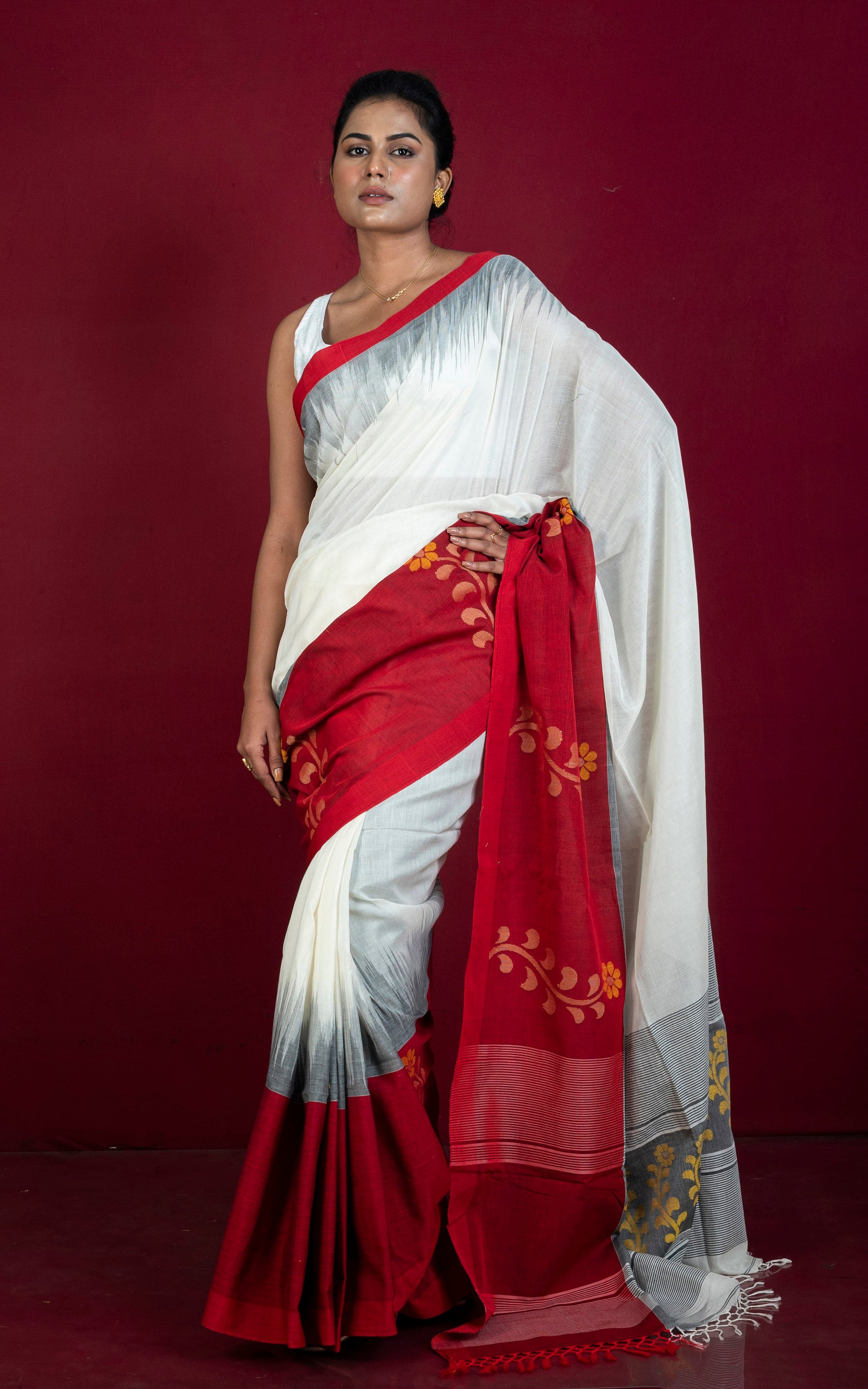 Premium Quality Double Warp Khaddar Kadiyal Skirt Border Jamdani Saree in Off White and Dark Red