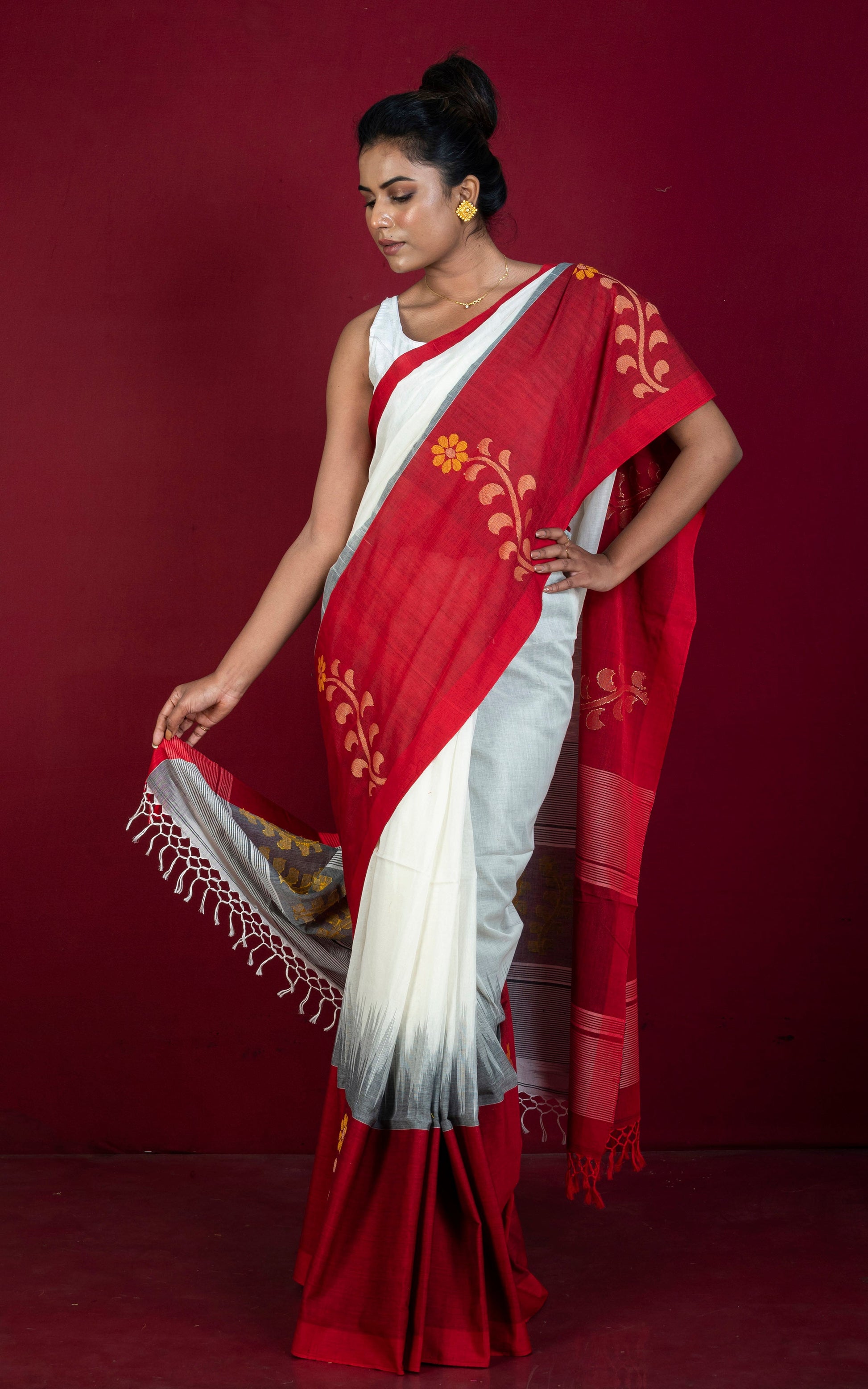 Premium Quality Double Warp Khaddar Kadiyal Skirt Border Jamdani Saree in Off White and Dark Red