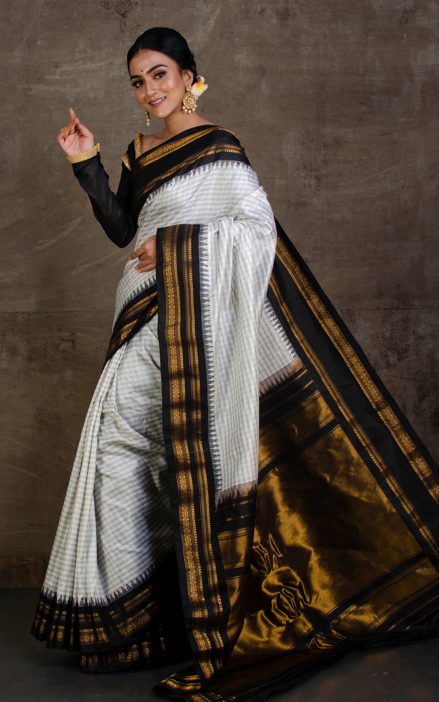 Pure Silk Checks Gadwal Silk Saree in Off White, Smoke Grey and Black