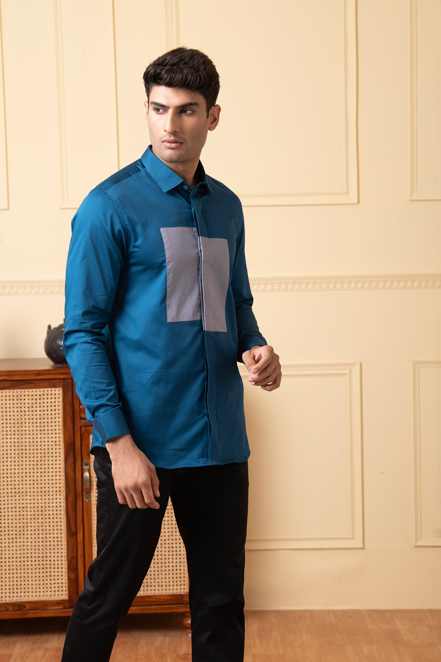 Blue Giza Cotton Blue shirt with a grey patch box