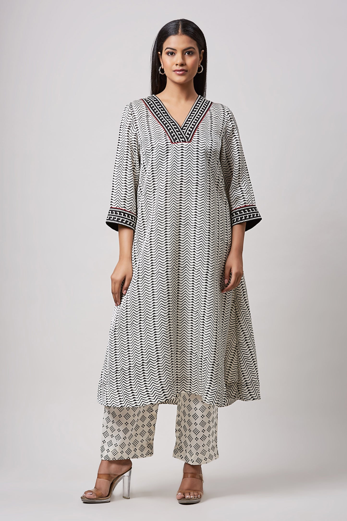 Metro Block Print V Neck Co-ord-set