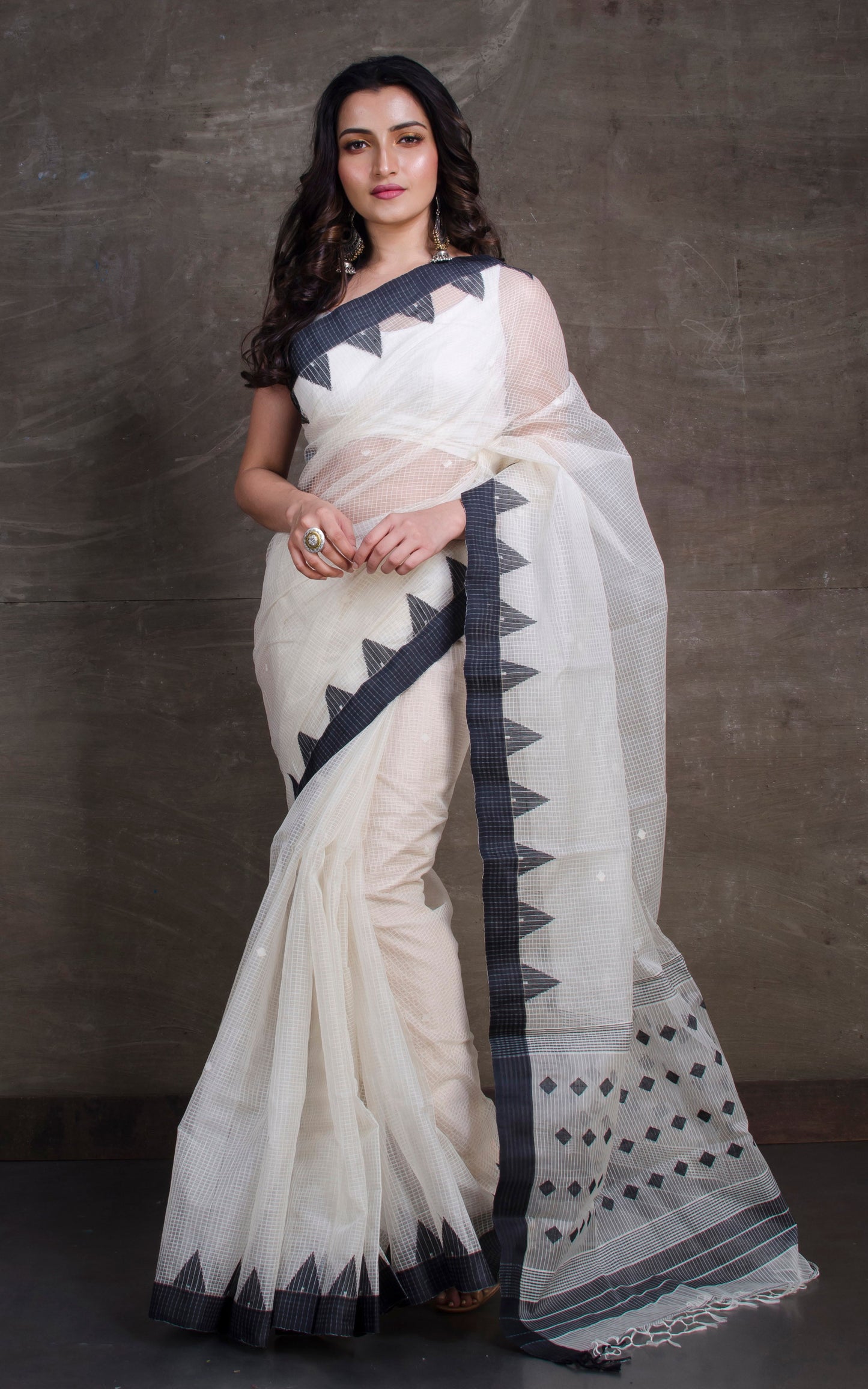 Woven Kota Checks Resham Muslin Jamdani Saree in White and Black