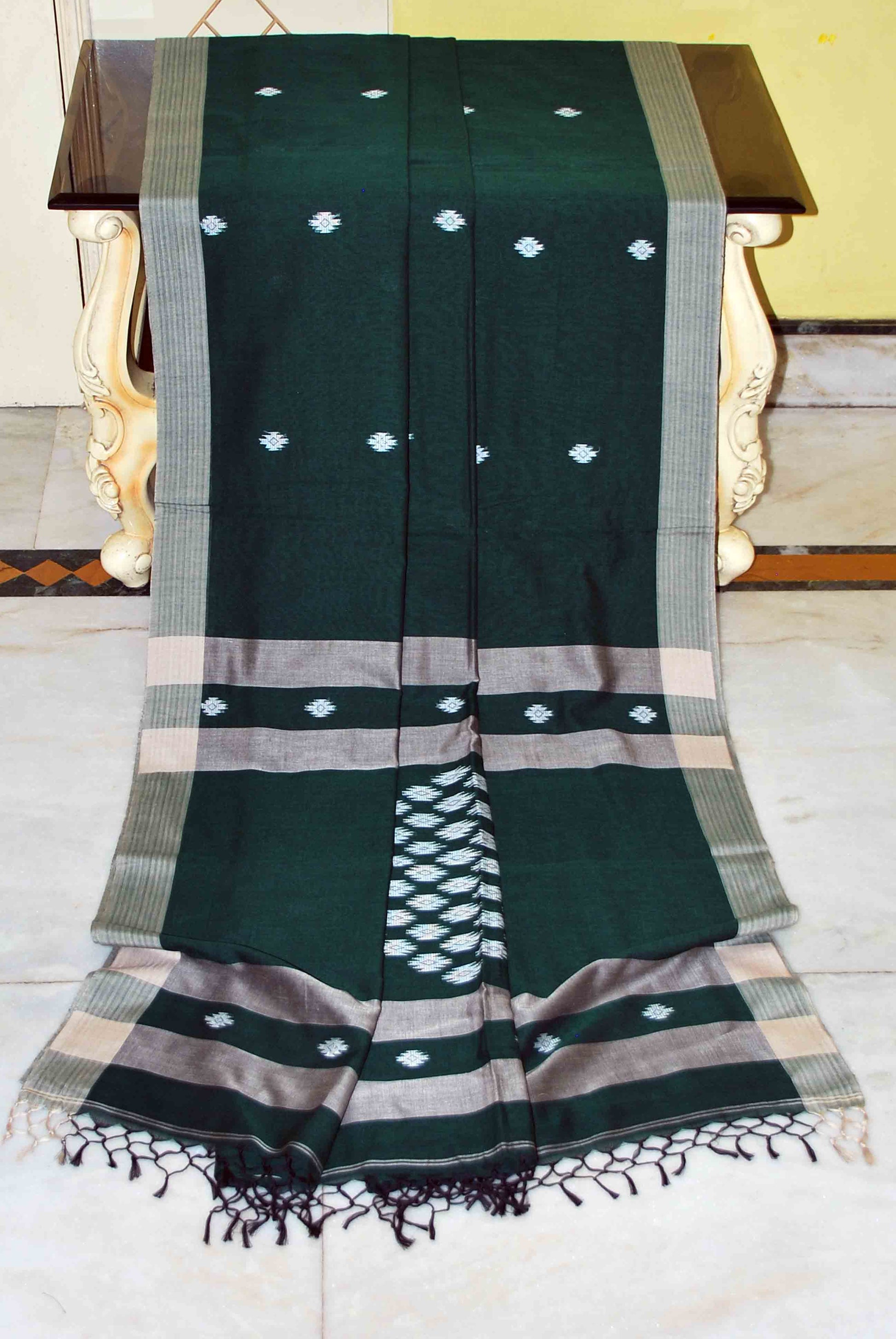 Handwoven Premium Poth Metro Border Soft Cotton Saree in Sacramento Green, Off White and Greige