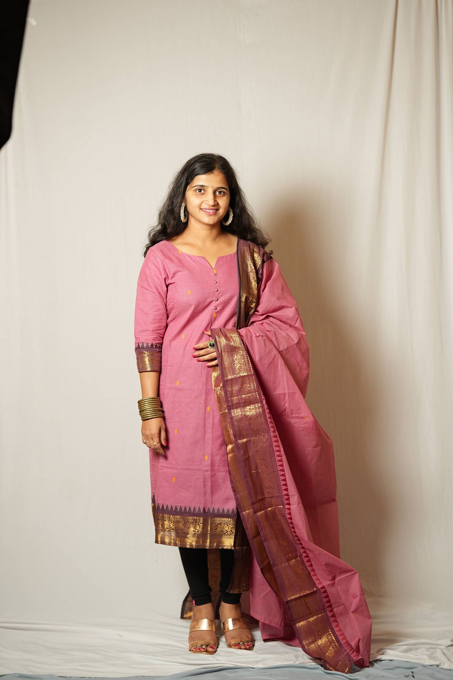 Geet - Kurti with dupatta in pure kanchi cotton in Onion pink color