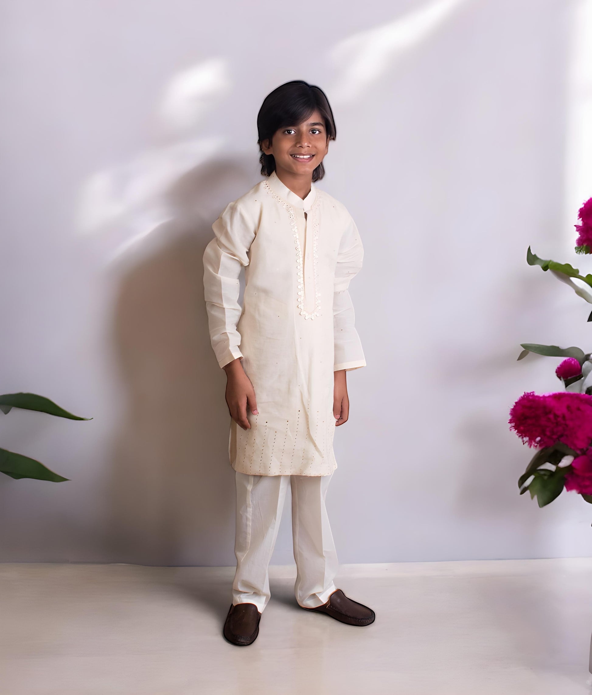 Manufactured by FAYON KIDS (Noida, U.P) Off white Faux Mukaish Work Kurta with Pant