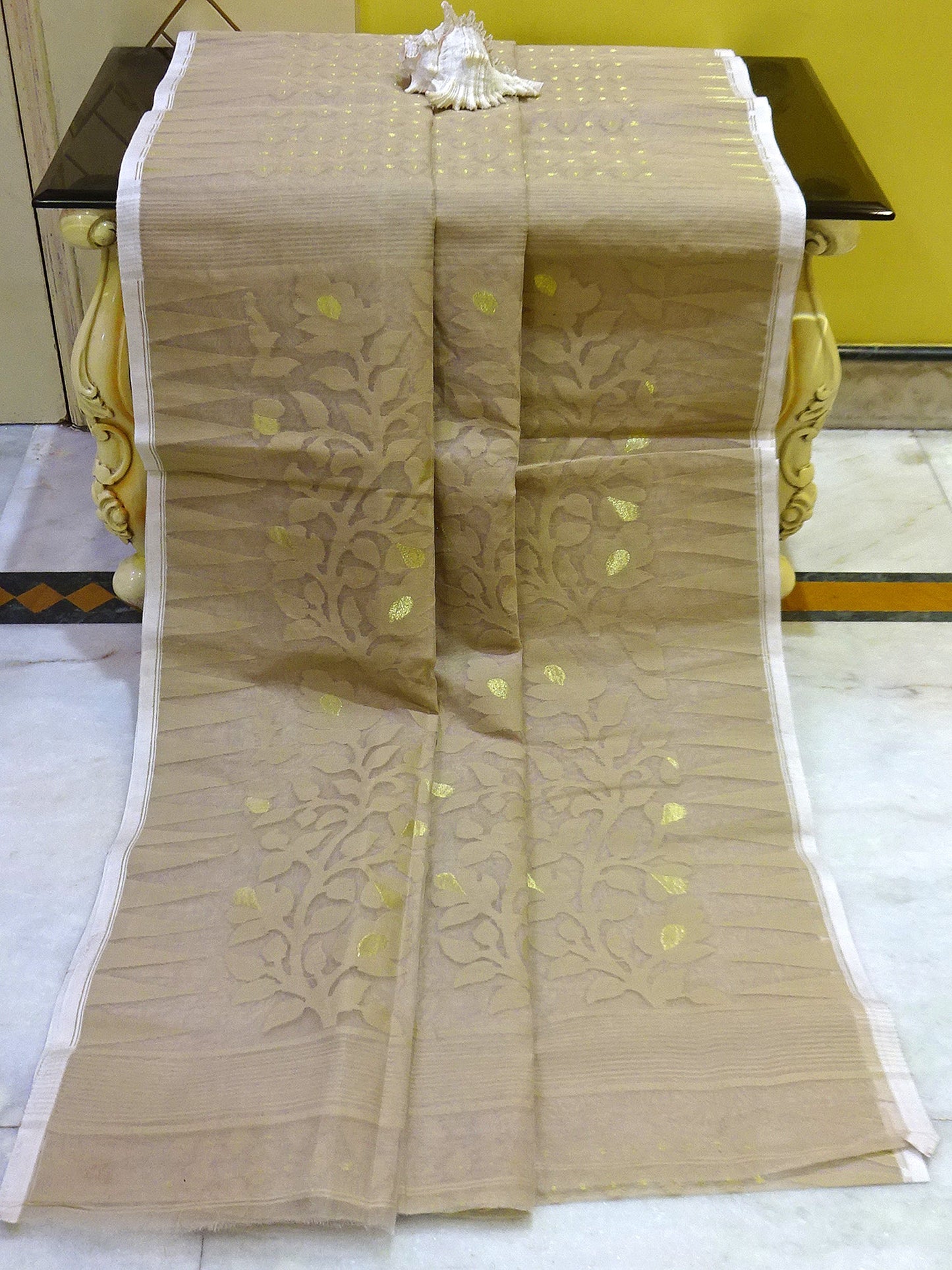 Traditional Soft Jamdani Saree in Mud Brown and Gold