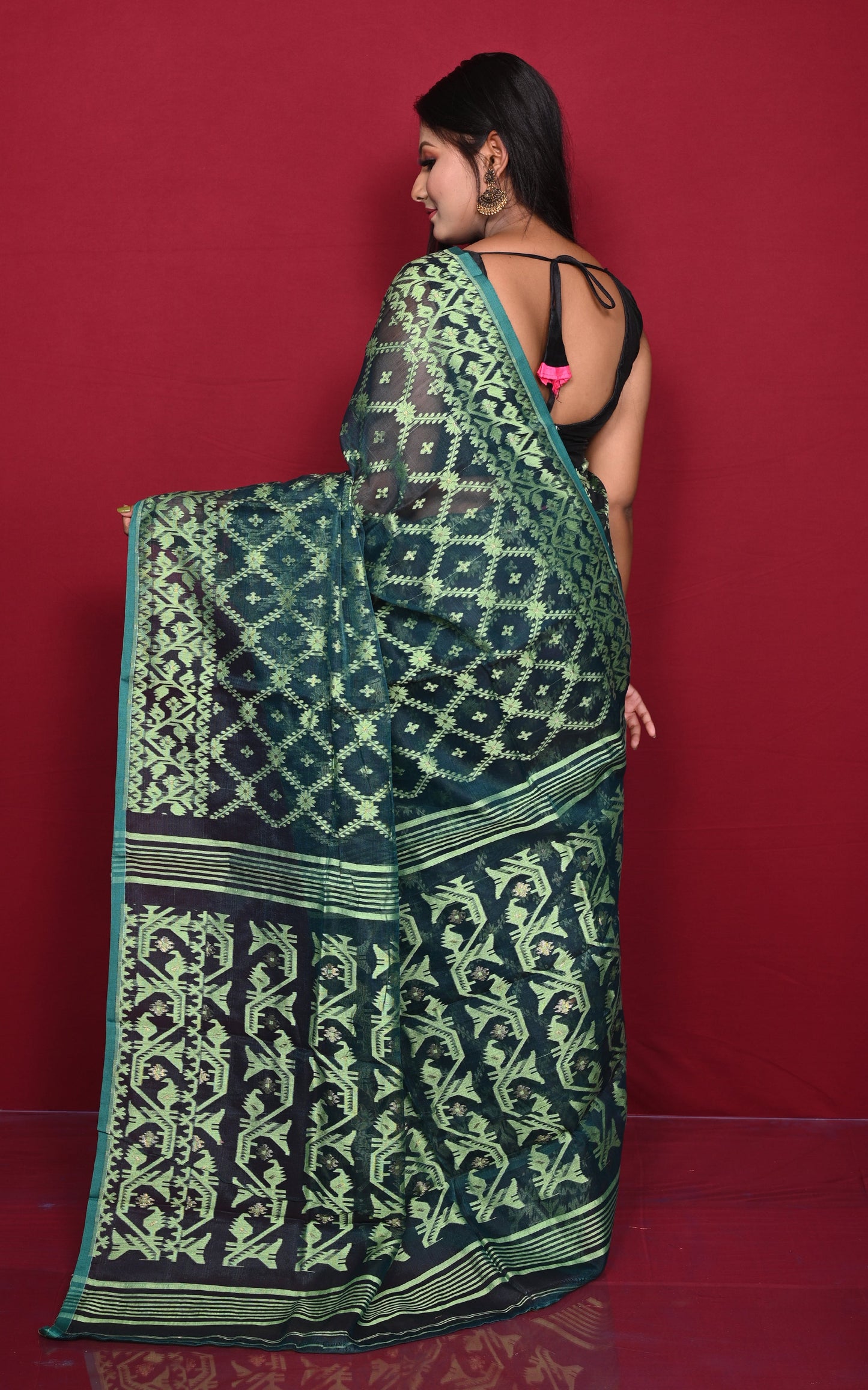 Traditional Cotton Muslin Soft Jamdani Saree in Pine Green and Light Green