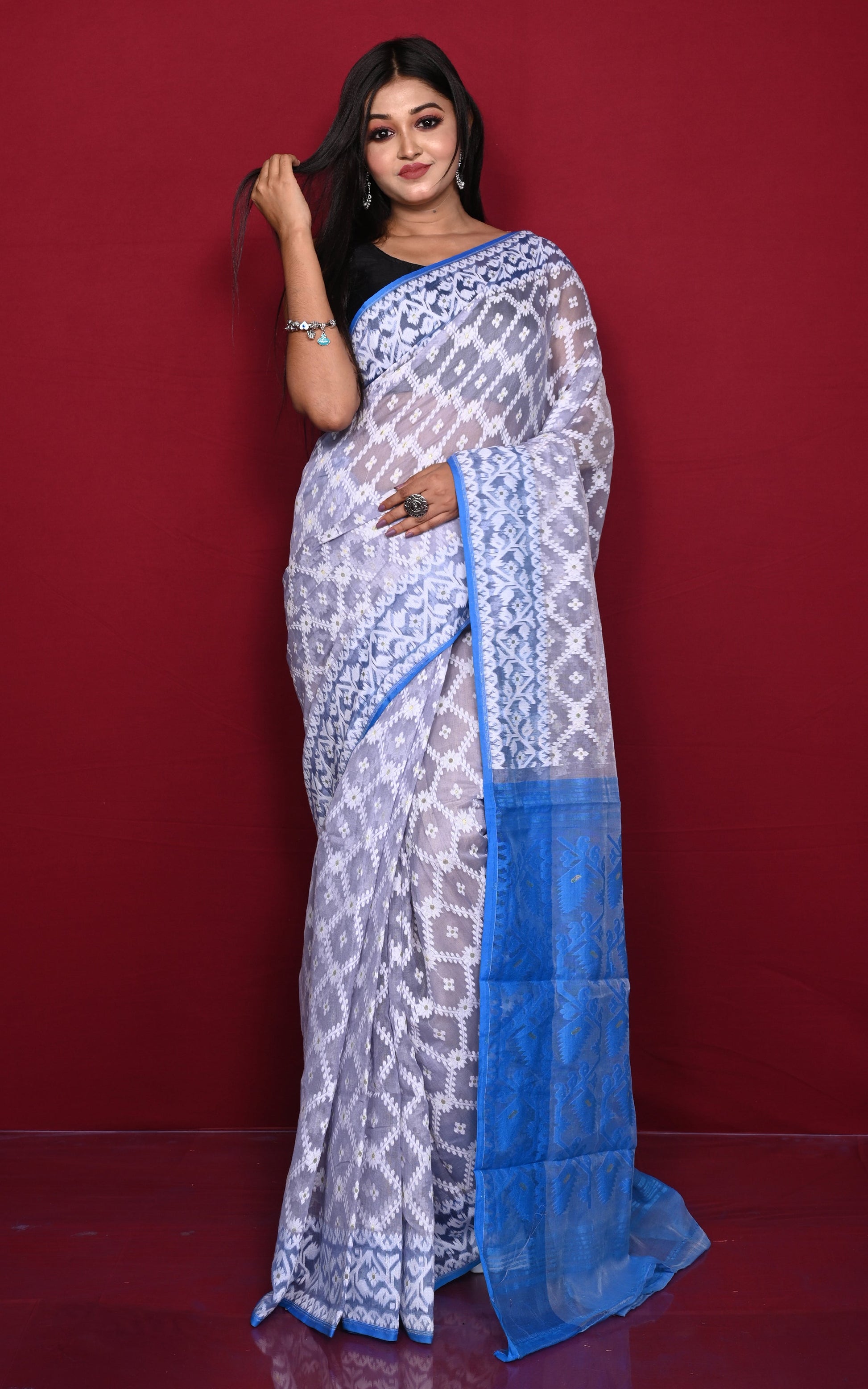 Traditional Cotton Muslin Soft Jamdani Saree in Off White and Dodger Blue
