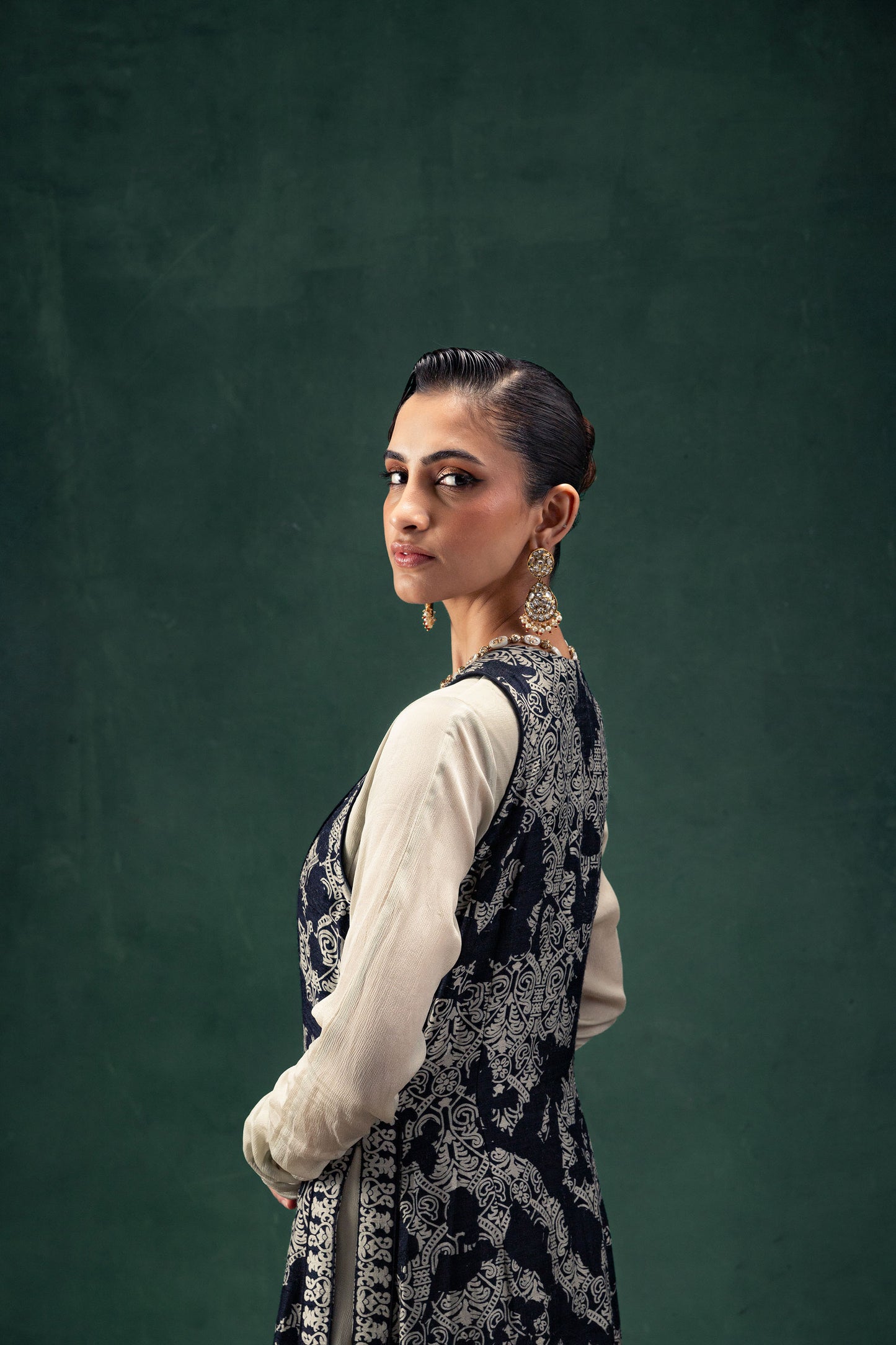 Tehzeeb Printed Full Length Jacket with a Full Sleeves Grey Anarkali