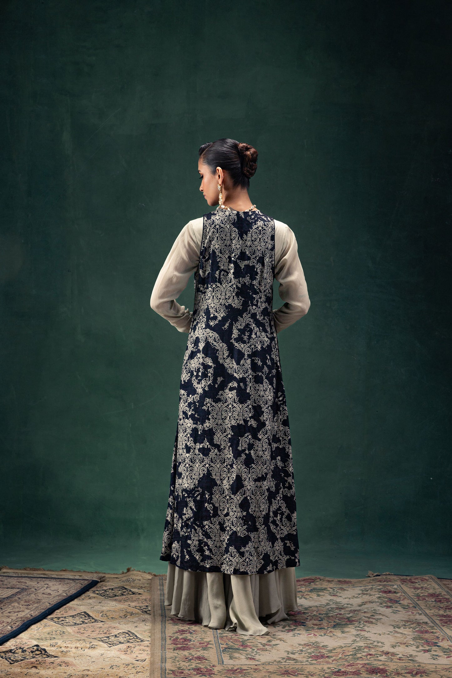 Tehzeeb Printed Full Length Jacket with a Full Sleeves Grey Anarkali