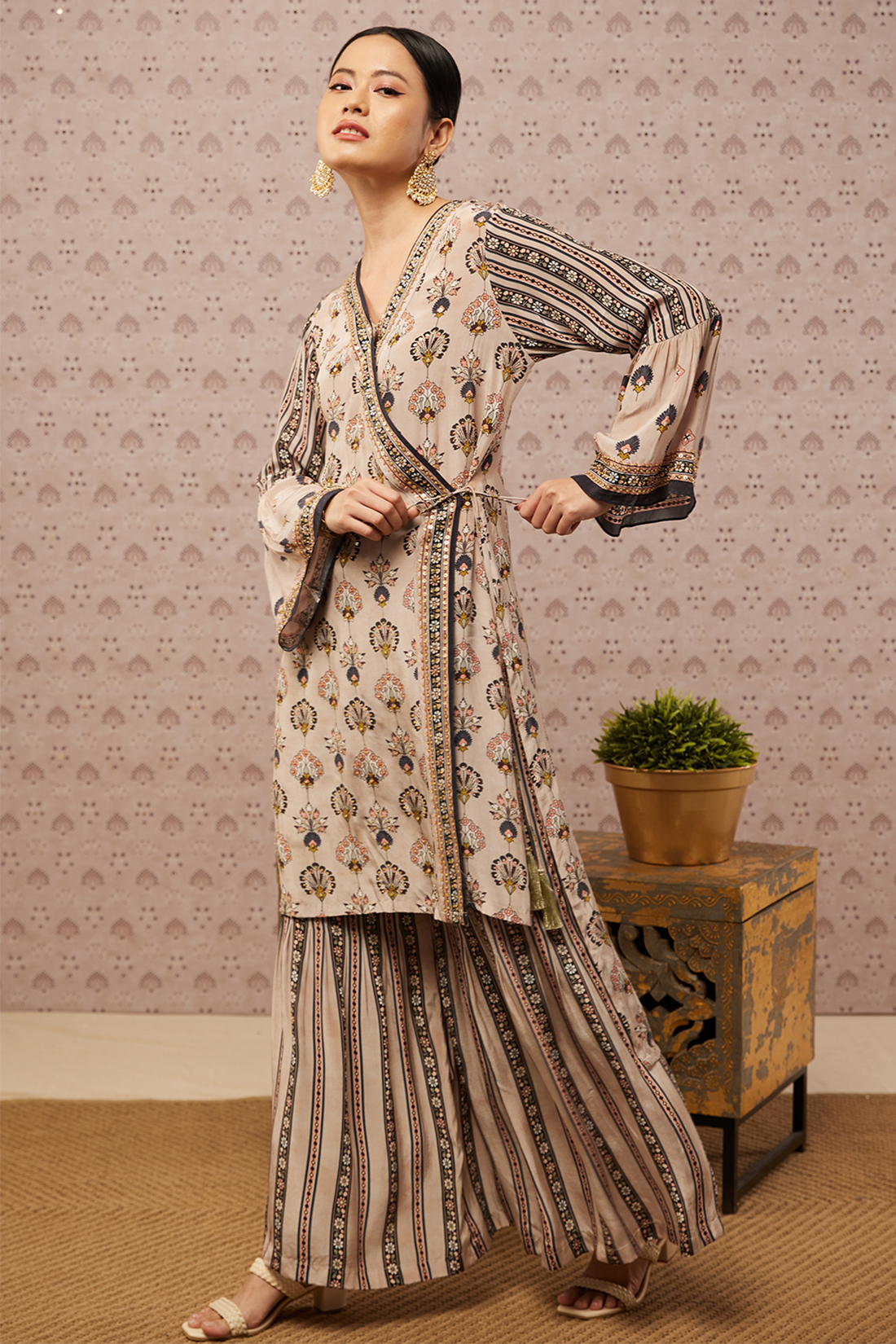 Sarouk Embroidered Angarkha Set
