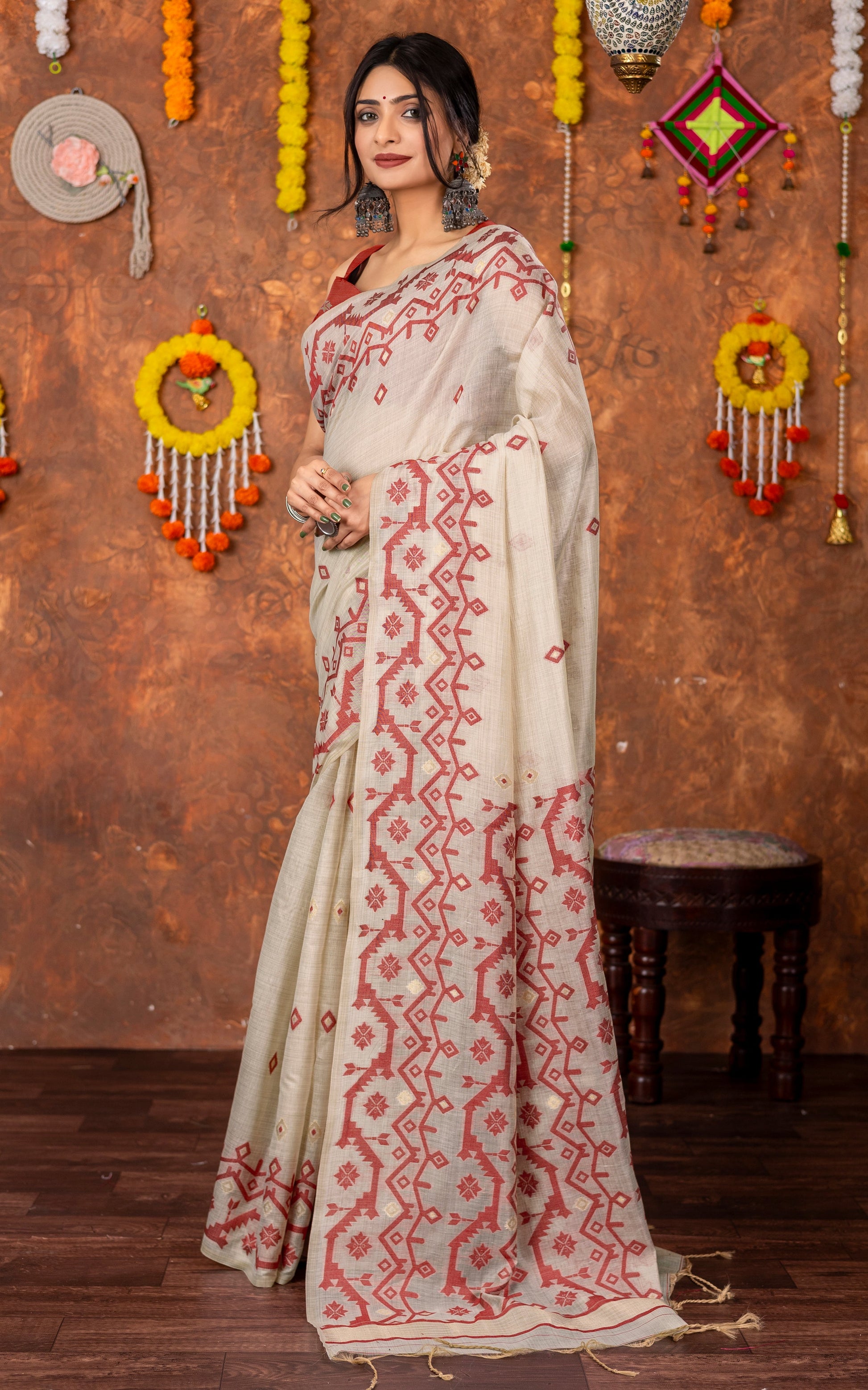 Tantuja Inspired Traditional Karat Needle Nakshi Jaal Work Soft Jamdani Saree in Beige, Red and Matte Golden 