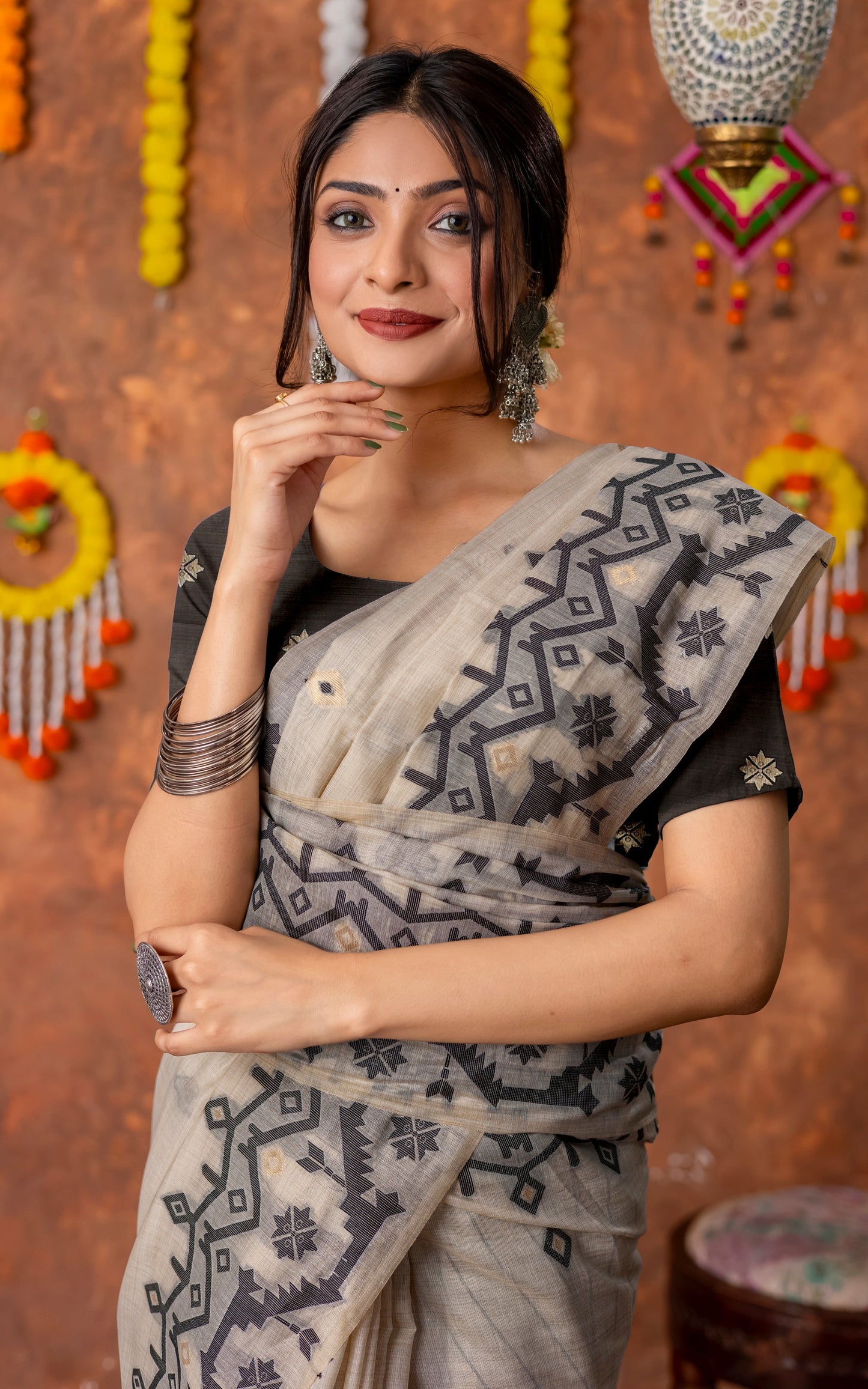 Tantuja Inspired Traditional Karat Needle Nakshi Jaal Work Soft Jamdani Saree in Beige, Black and Matte Golden 