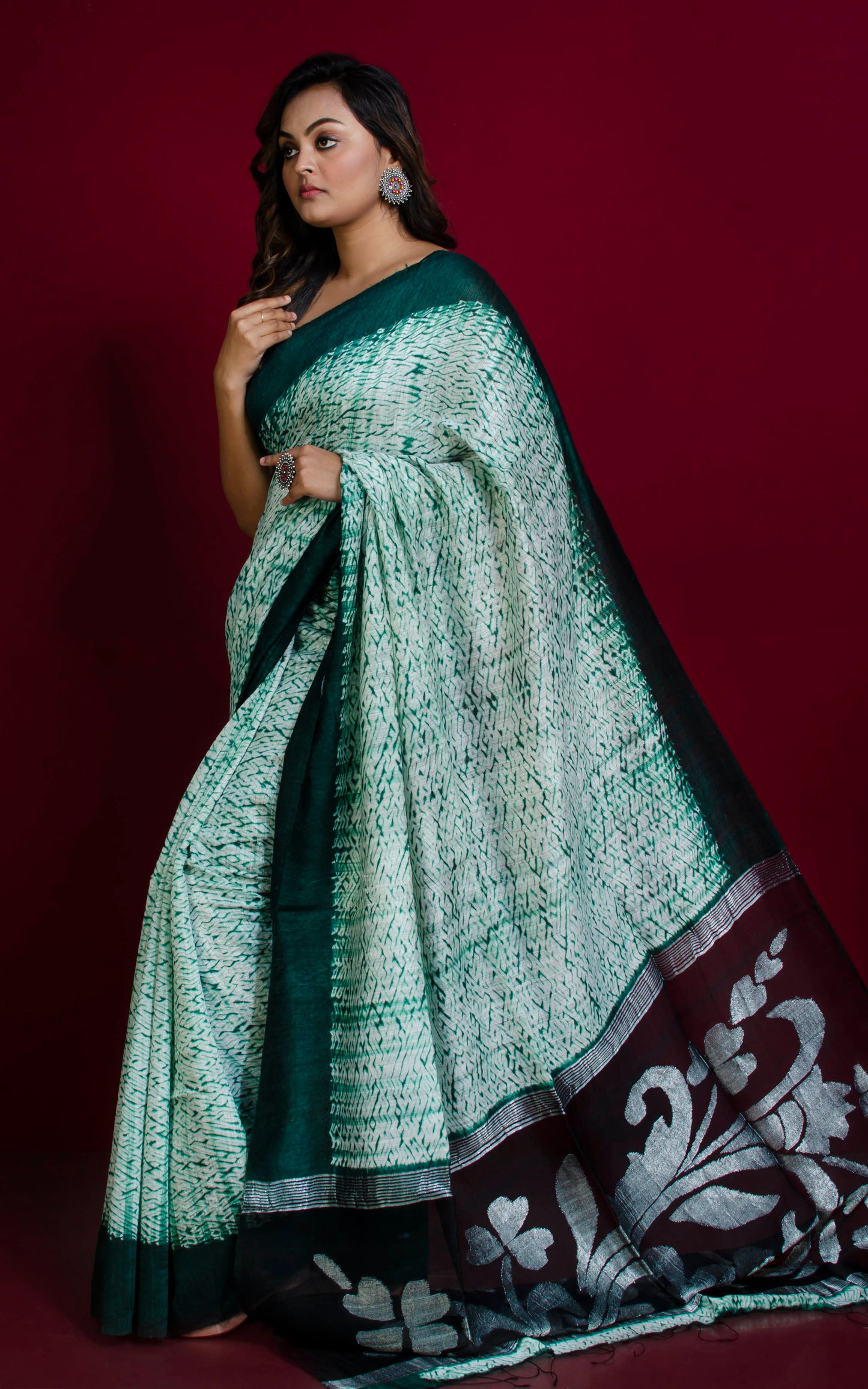 Pure Handloom Matka Shibori Jamdani Saree in Off White and Green