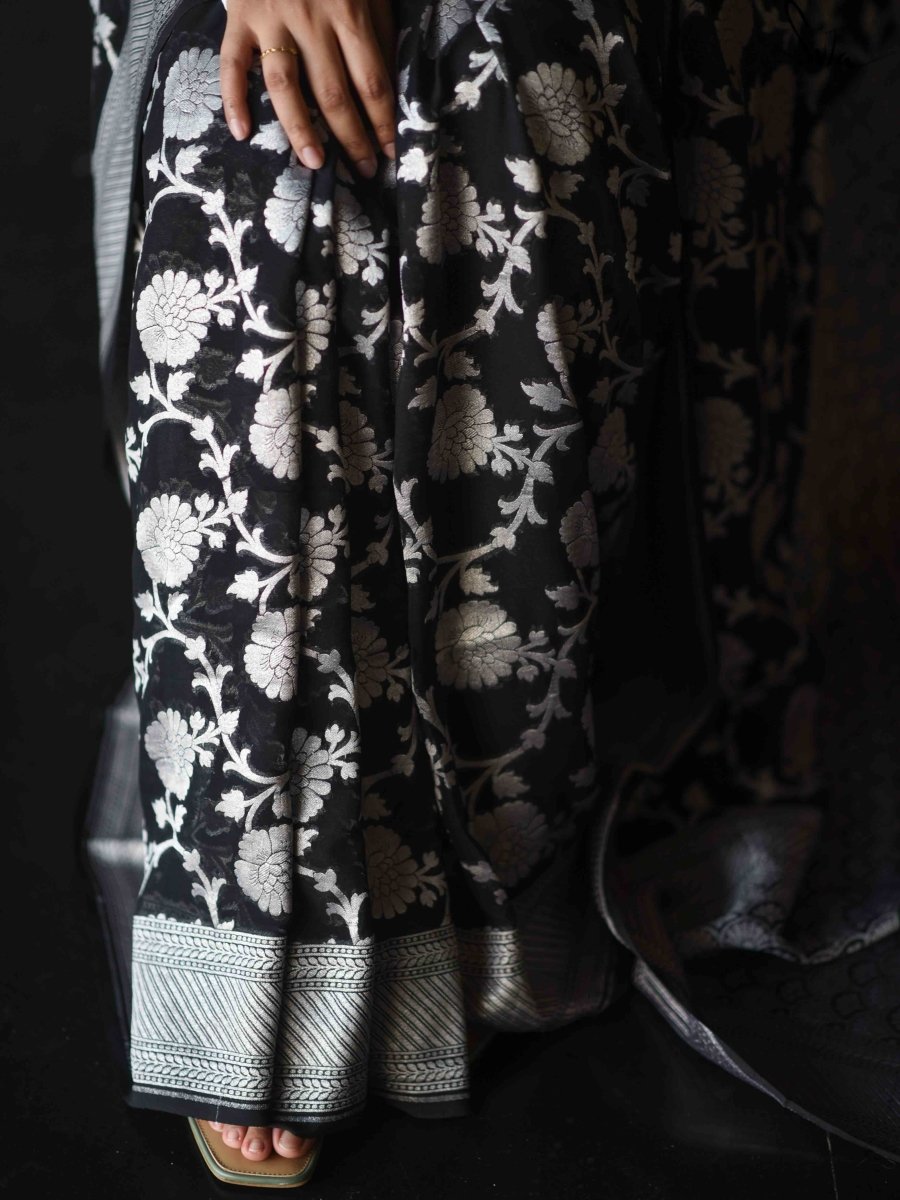 Vulnerable Vijayshanti - Suta Bombay