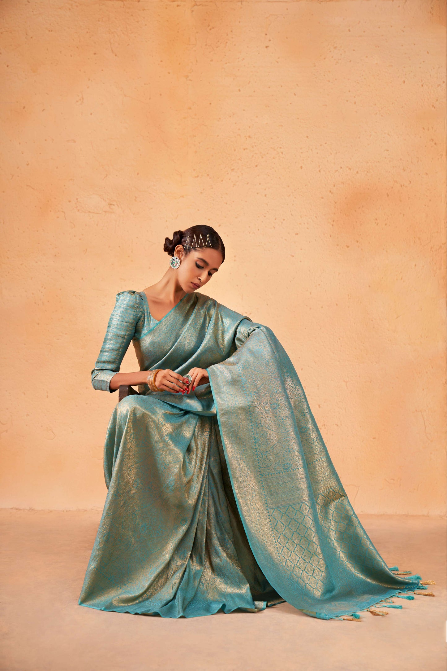 Shining Blue Gold Zari Kanjeevaram Silk Saree