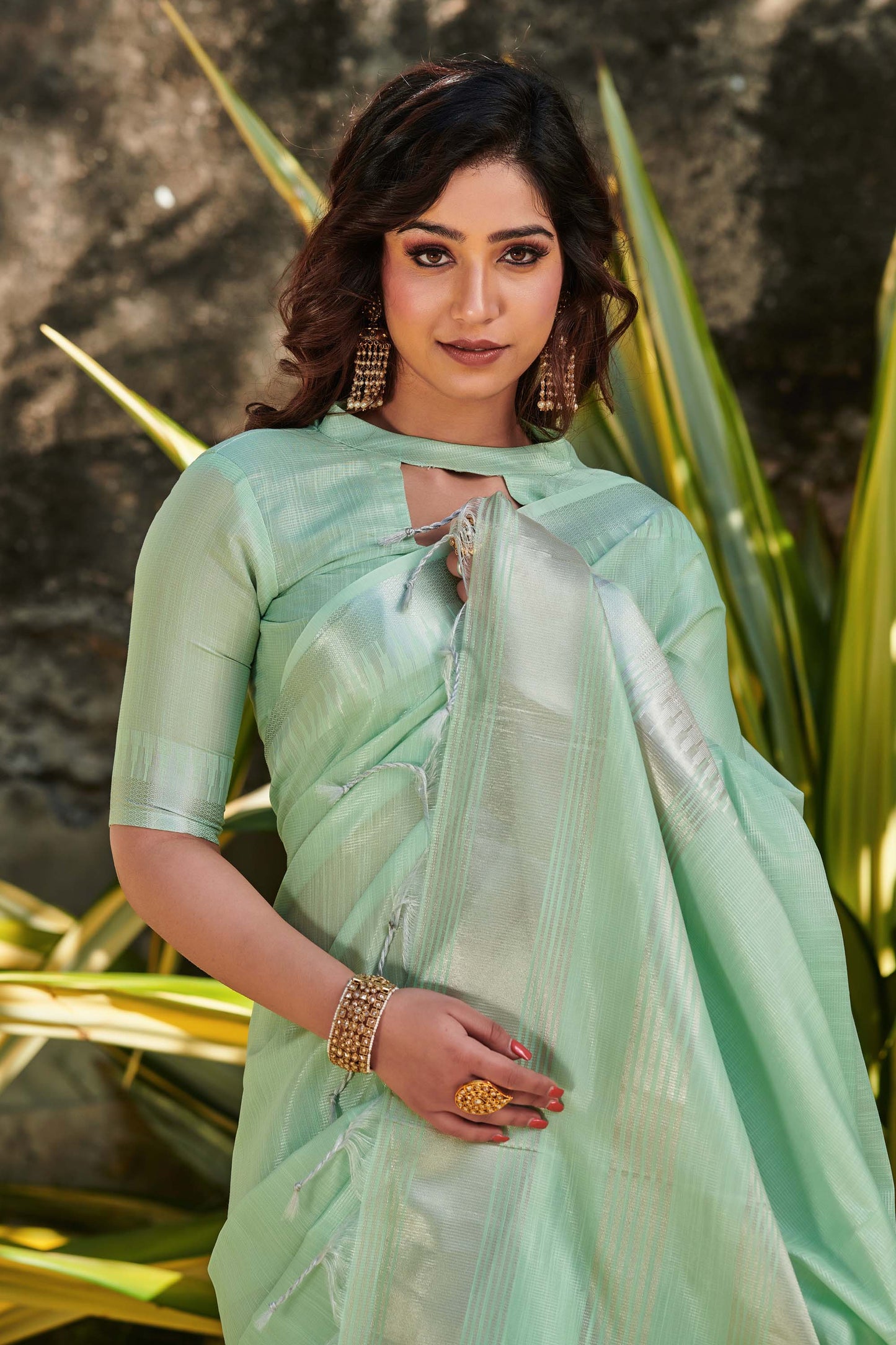 Sea Green Jacquard Woven Tissue Linen Saree